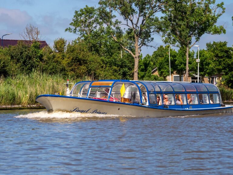 Rondvaarten Singel Prinses — Attracties in de Wadden