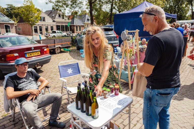 Ouwesylster Markt — markt-eten in de Wadden