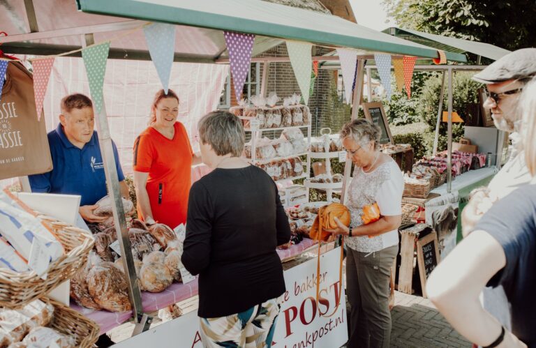 Waddenmarkt Pieterburen — markt-eten in de Wadden