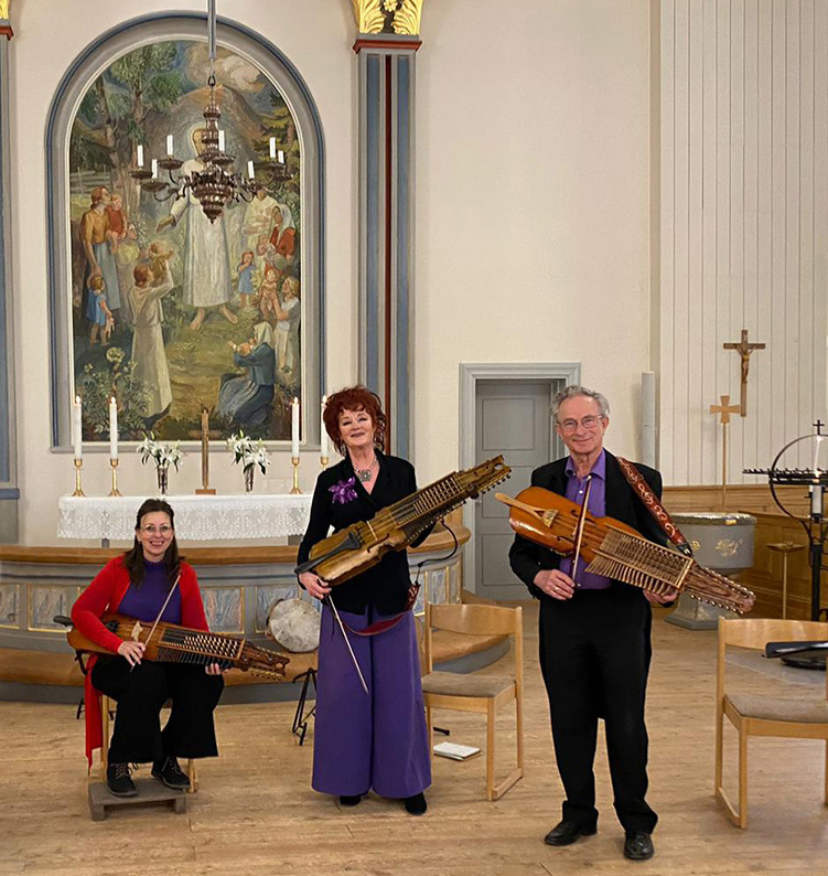 Optreden Resonans Wereldmuziekconsort in Milûk — muziek in de Wadden