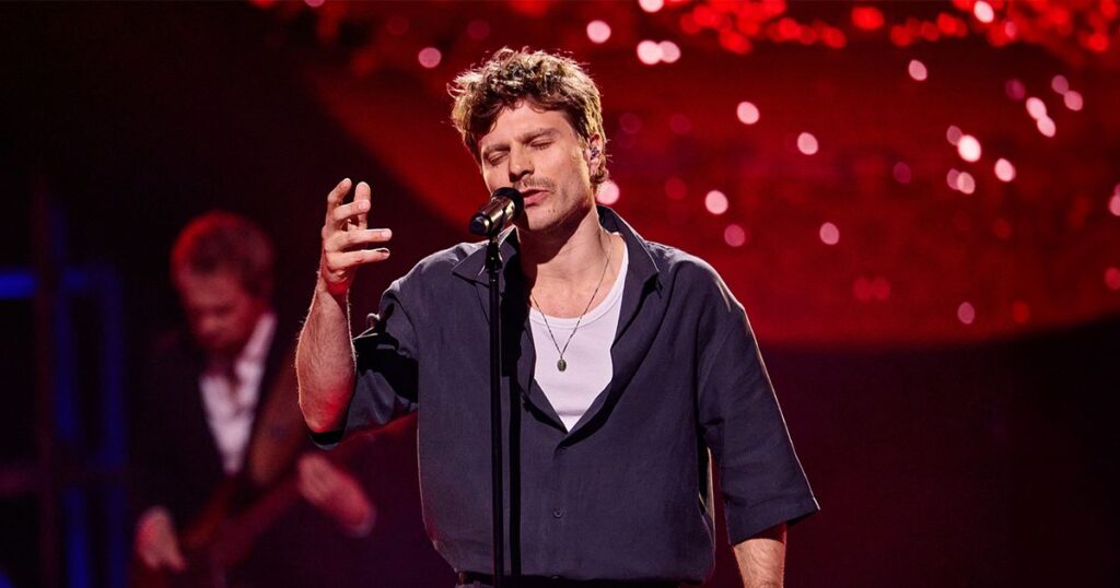 Charl Zingt Shaffy een ode aan Ramses Shaffy, gezongen door Charl Delemarre in de Wadden