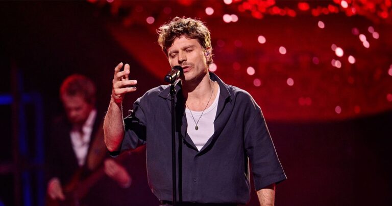 Charl Zingt Shaffy een ode aan Ramses Shaffy, gezongen door Charl Delemarre — muziek in de Wadden