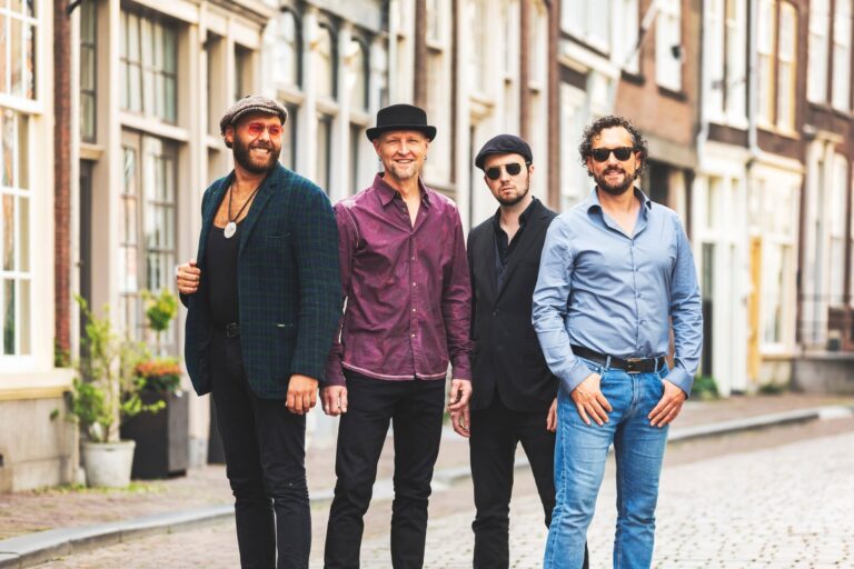 Bluescruise Entrepotgebouw — muziek in de Wadden