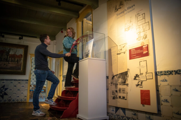 Rondleiding door museum Tromp’s Huys – november — museum-expo in de Wadden